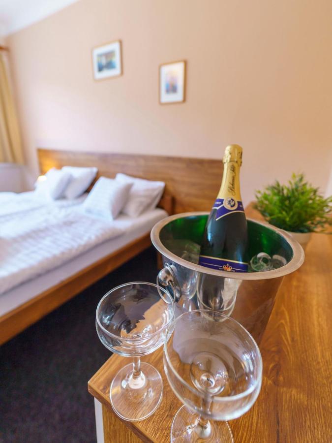 Hotel Hladina Nebrich Ngoại thất bức ảnh